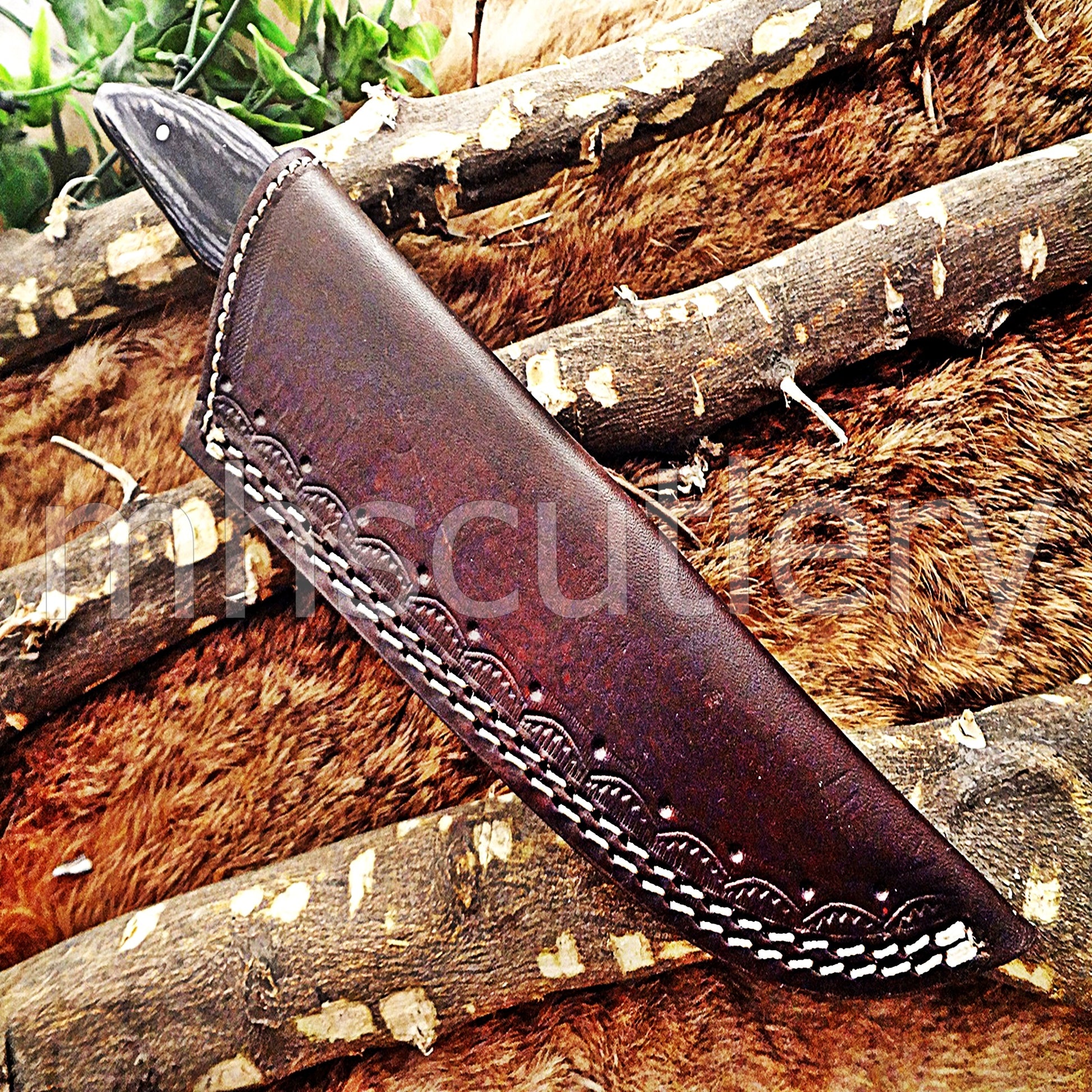 Damascus Steel Hunter Skinner Knife / Pakka Wood | mhscutlery