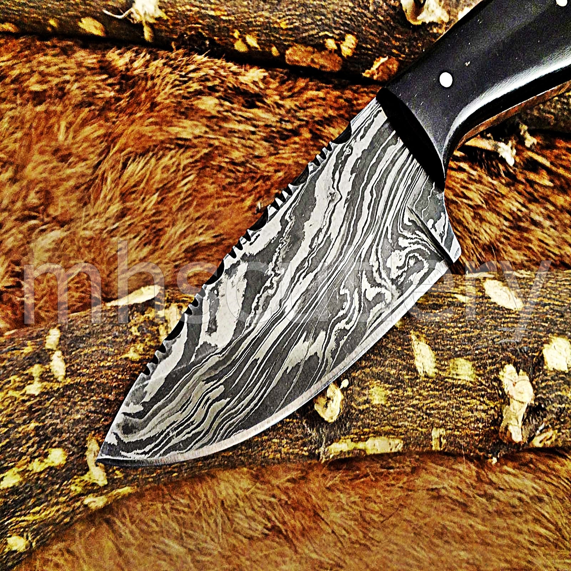 Damascus Steel Mini Skinner / Bull Horn Handle | mhscutlery