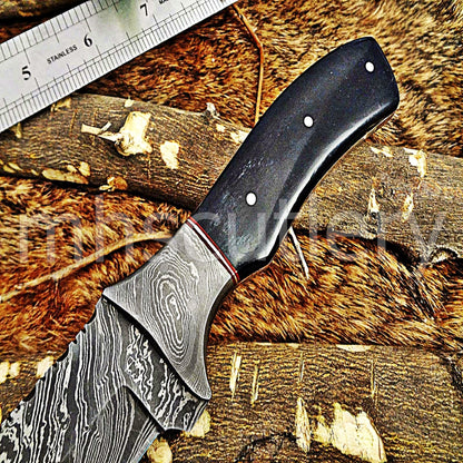 Damascus Steel Bull Horn Gut Hook | mhscutlery