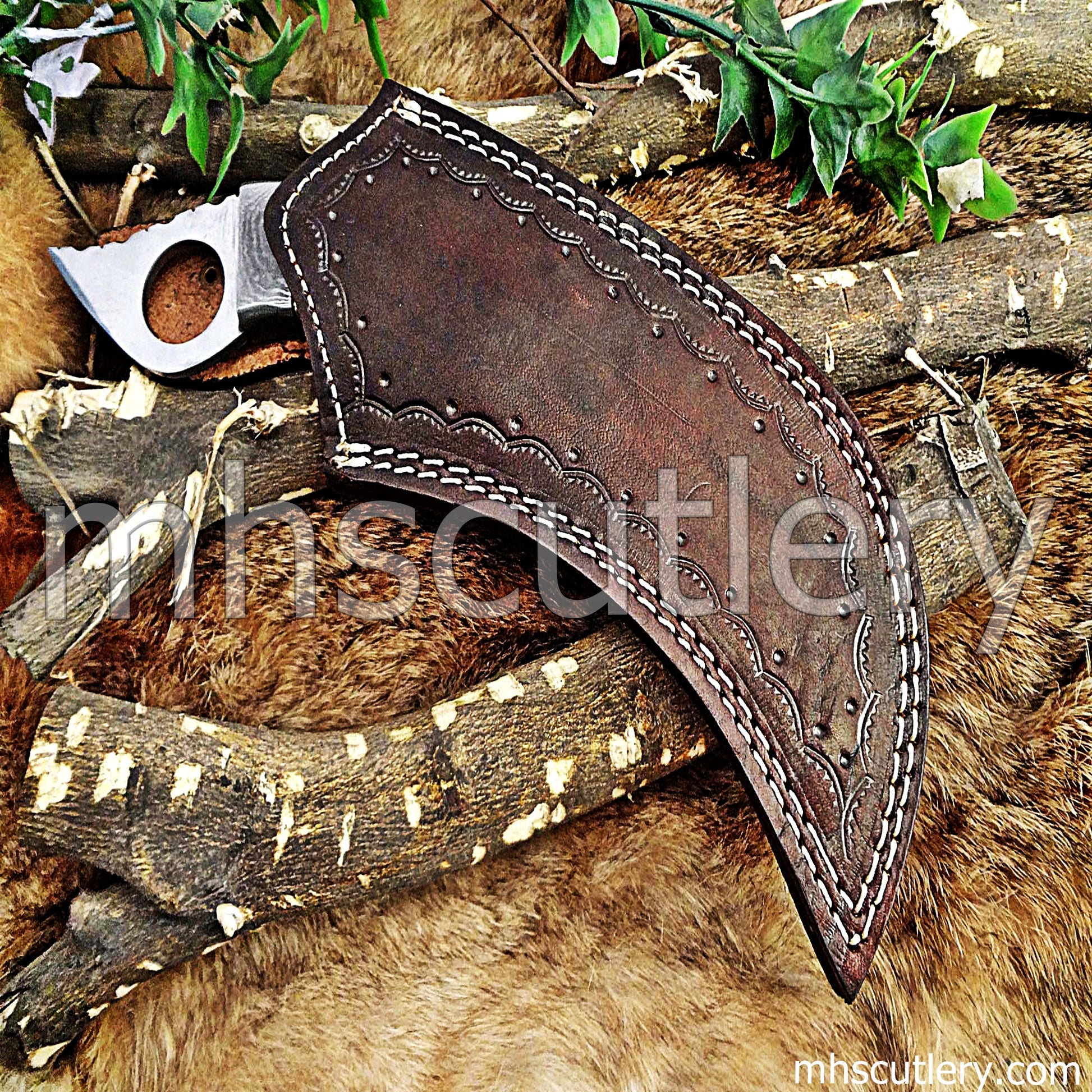Hand Forged Damascus Steel Karambit / Wood Handle | mhscutlery