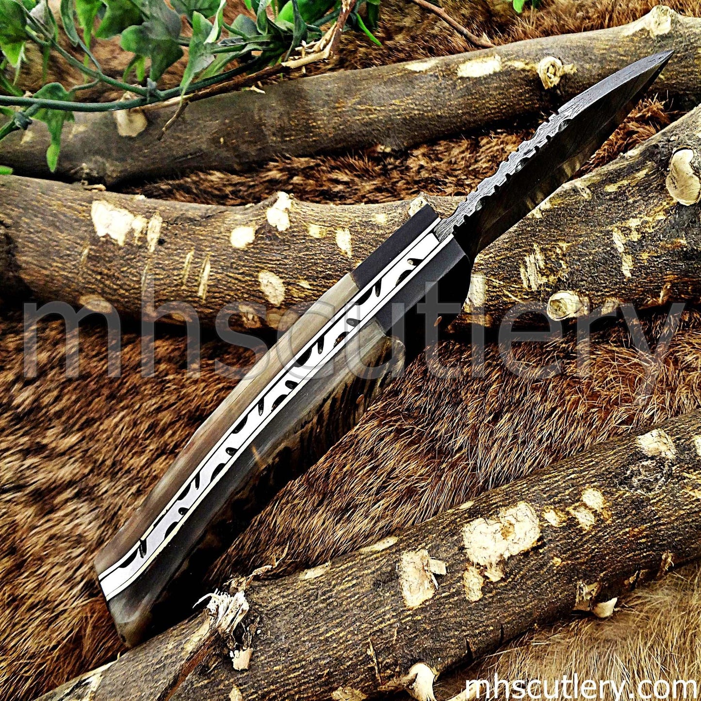Custom Forged Damascus Steel Tactical Pocket EDC Knife / Ram Horn Handle | mhscutlery