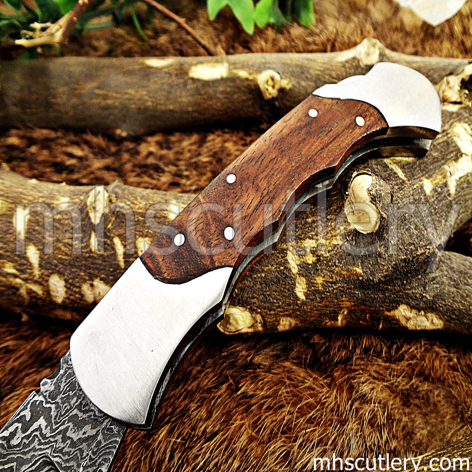 Hand Forged Damascus Steel Pocket Knife / Wood Handle | mhscutlery