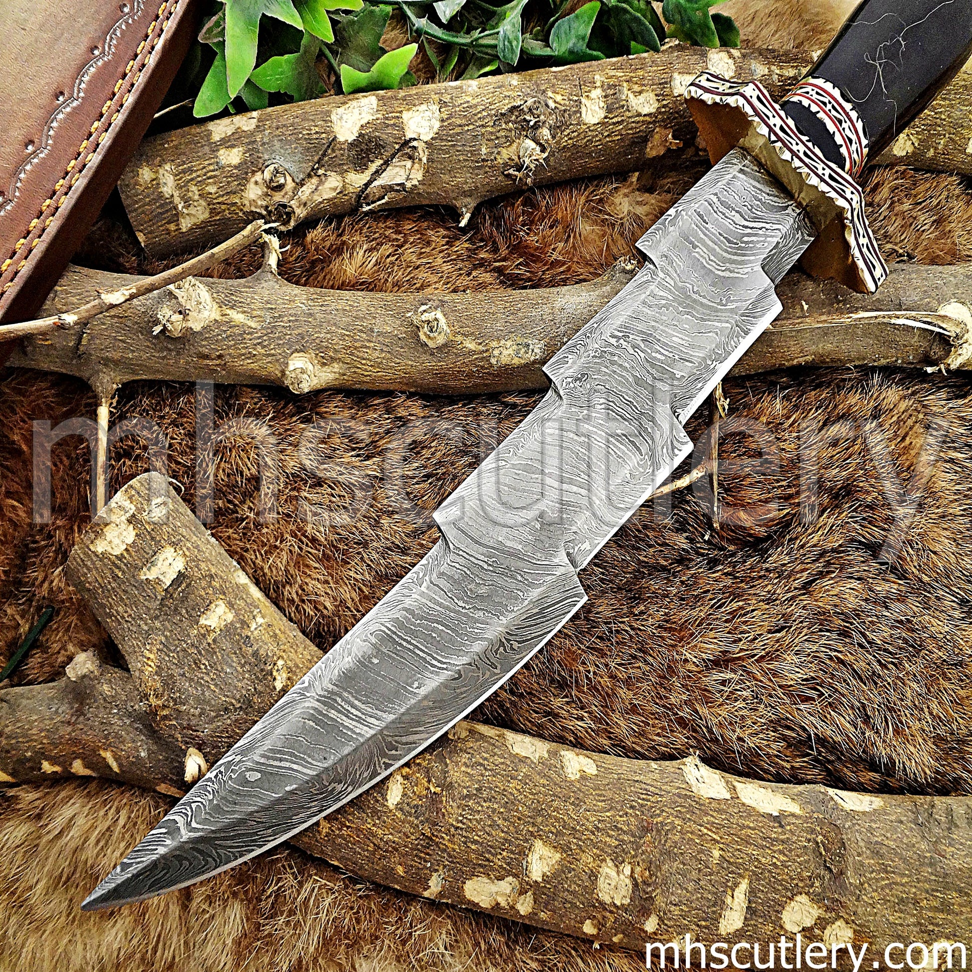 Custom Hand Forged Damascus Steel Zigzag Hunting Knife | mhscutlery
