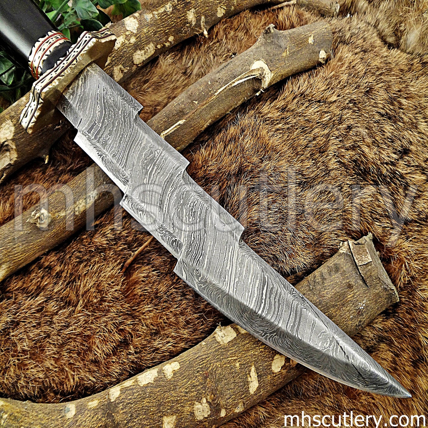 Custom Hand Forged Damascus Steel Zigzag Hunting Knife | mhscutlery