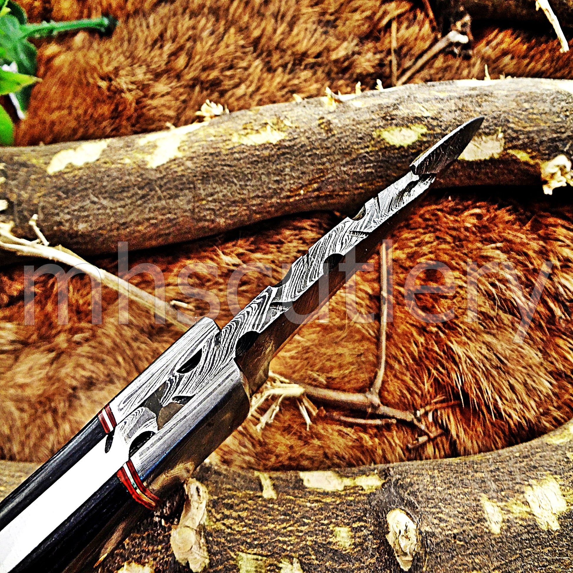 Damascus Steel Gut Hook Skinning Knife / Pakka Wood Handle | mhscutlery