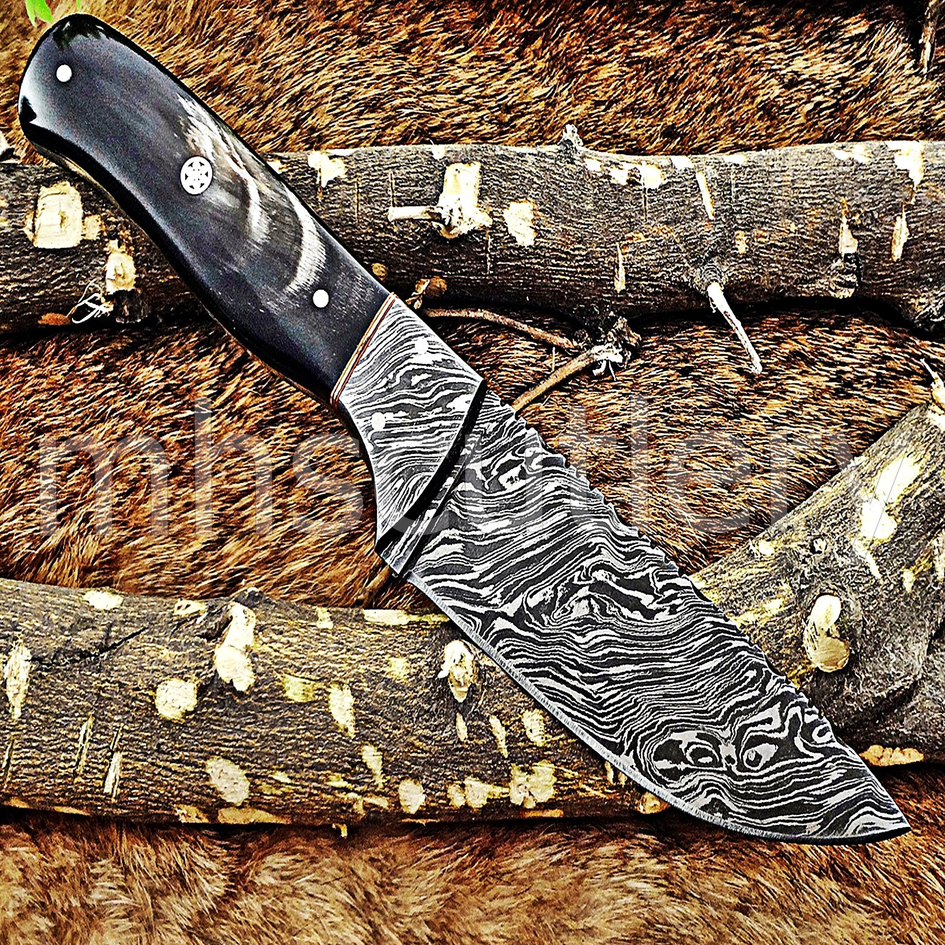 Handmade Damascus Steel Fancy Hunting Skinner Knife / Bull Horn Handle | mhscutlery