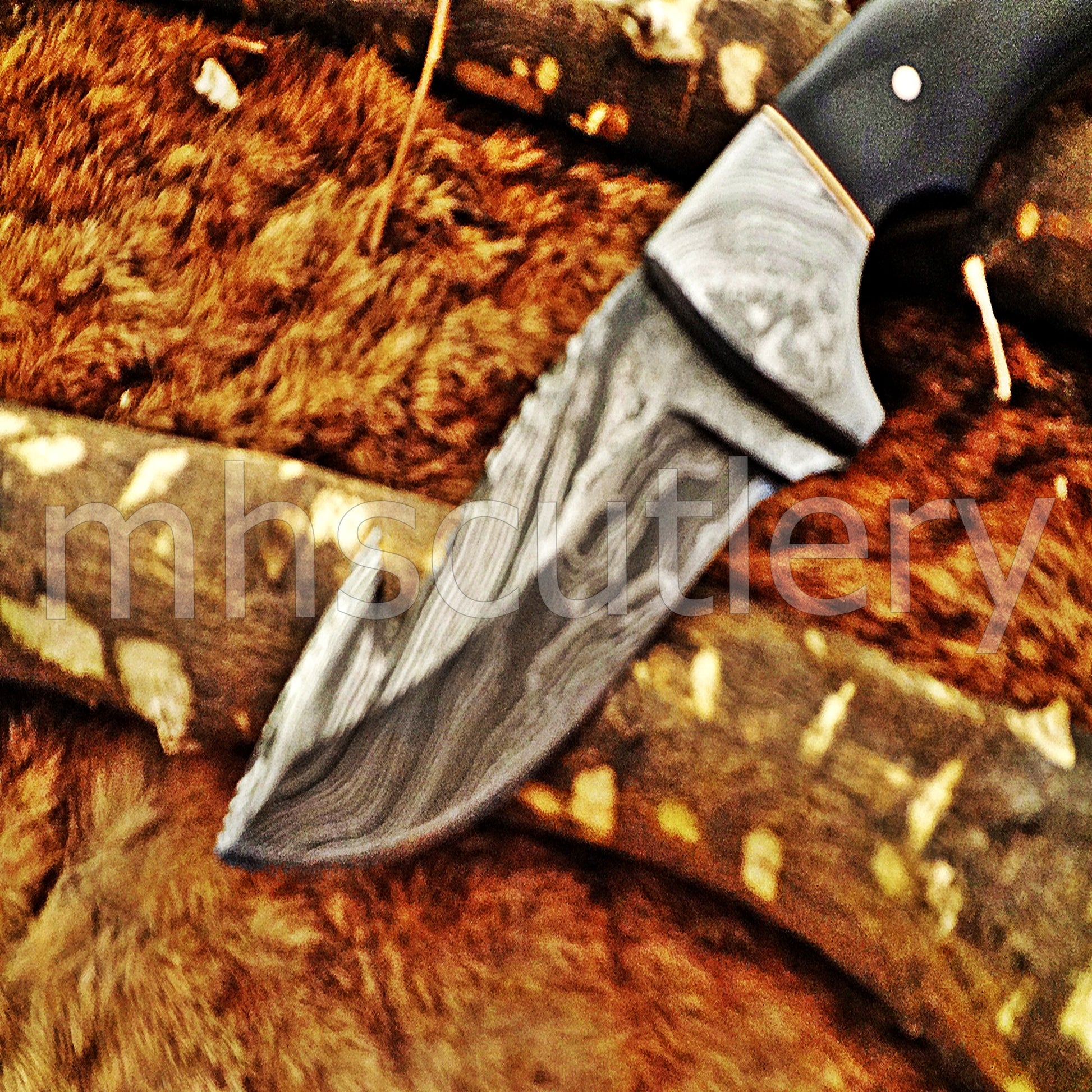Damascus Steel Gut Hook Skinner Knife / Bull Horn Handle | mhscutlery