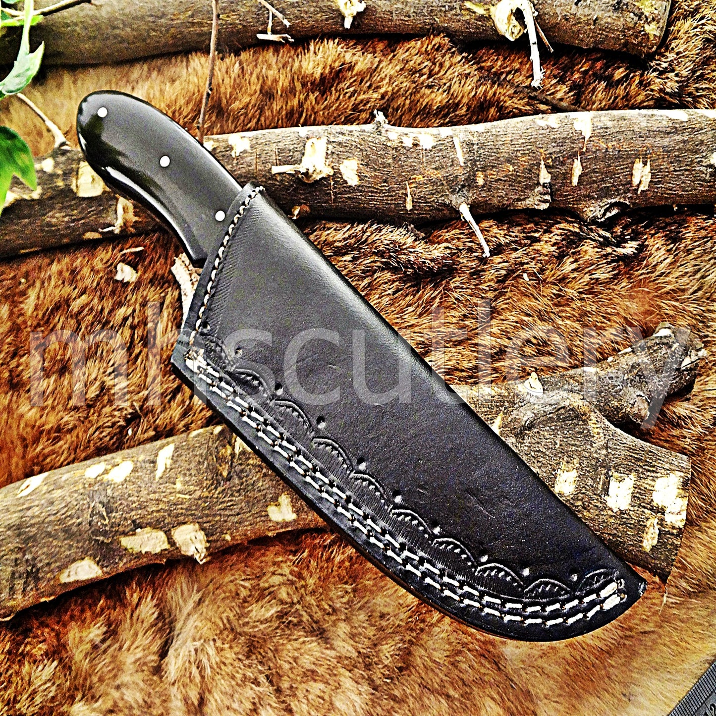 Damascus Steel Gut Hook Skinner Knife / Bull Horn Handle | mhscutlery