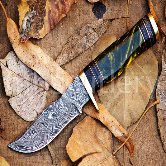 Damascus Steel Hunting Skinner Knife With Resin Handle | mhscutlery